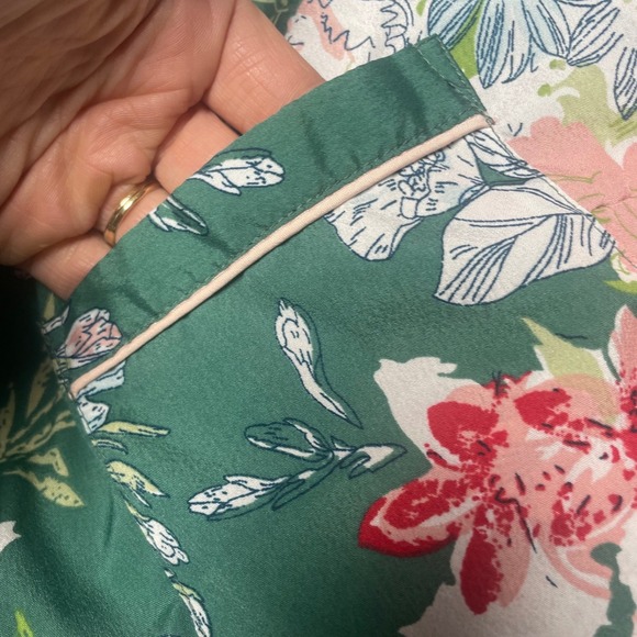 Cupcakes & Cashmere Green Floral Short Sleeve Pajama Set Women's Medium - Picture 7 of 10